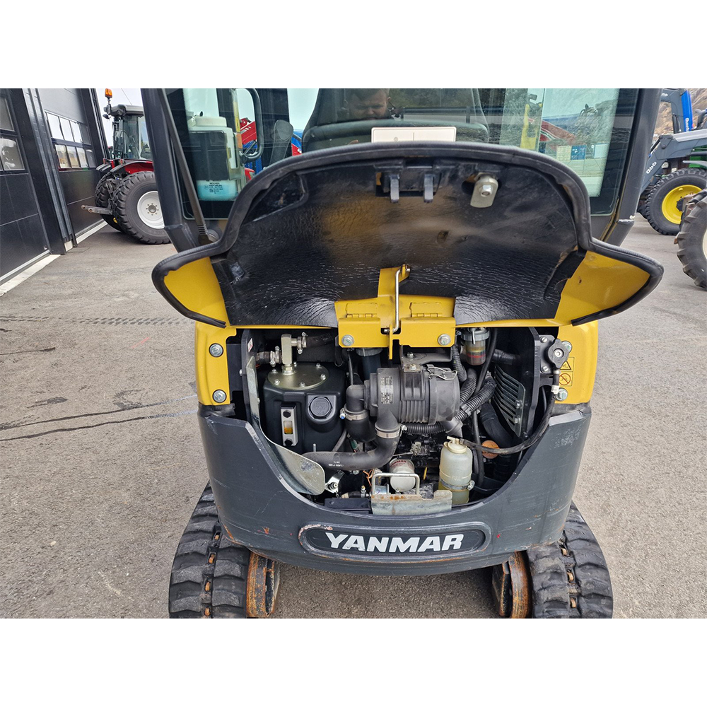 Mini-pelle compacte avec cabine fermée, idéale pour les travaux de terrassement ou d’aménagement paysager. Mini-pelle compacte avec cabine fermée, idéale pour les travaux de terrassement ou d’aménagement paysager.