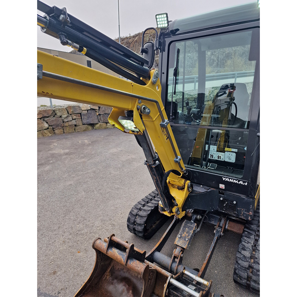 Mini-pelle compacte avec cabine fermée, idéale pour les travaux de terrassement ou d’aménagement paysager. Mini-pelle compacte avec cabine fermée, idéale pour les travaux de terrassement ou d’aménagement paysager.