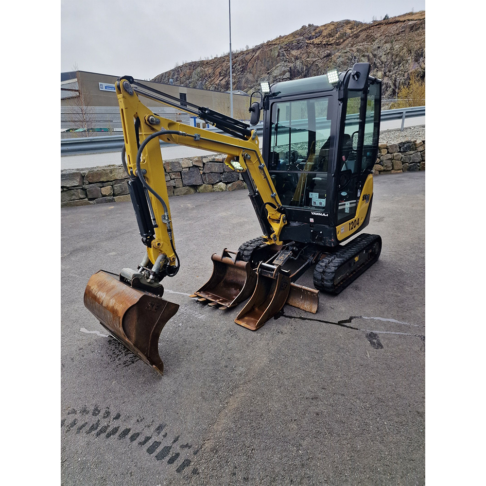 Mini-pelle compacte avec cabine fermée, idéale pour les travaux de terrassement ou d’aménagement paysager. Mini-pelle compacte avec cabine fermée, idéale pour les travaux de terrassement ou d’aménagement paysager.