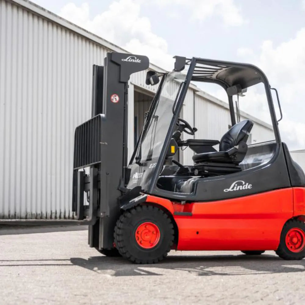 Linde E25 – Chariot élévateur électrique – Capacité 2500 kg – Hauteur de levage 4350 mm