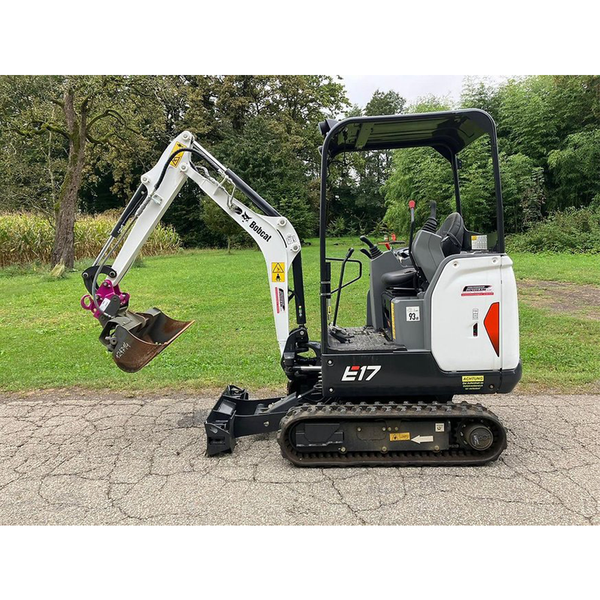 Mini-pelle compacte – Modèle E17 (année 2022)