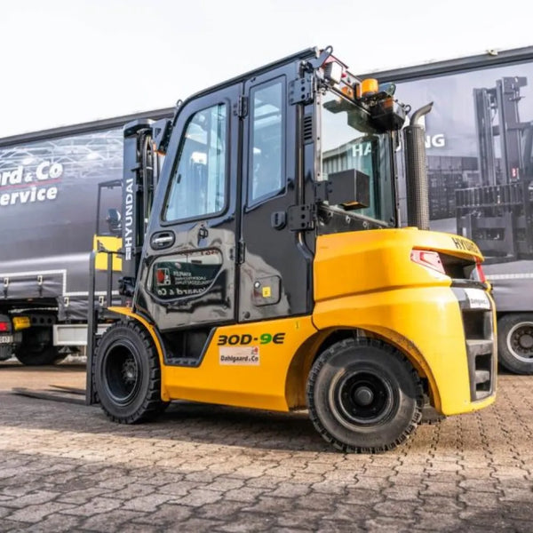 Chariot élévateur diesel Hyundai 30D-9E – Matériel d'occasion