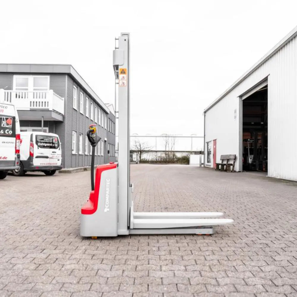 Gerbeur électrique à grande levée CS15 – Solution de manutention compacte et fonctionnelle