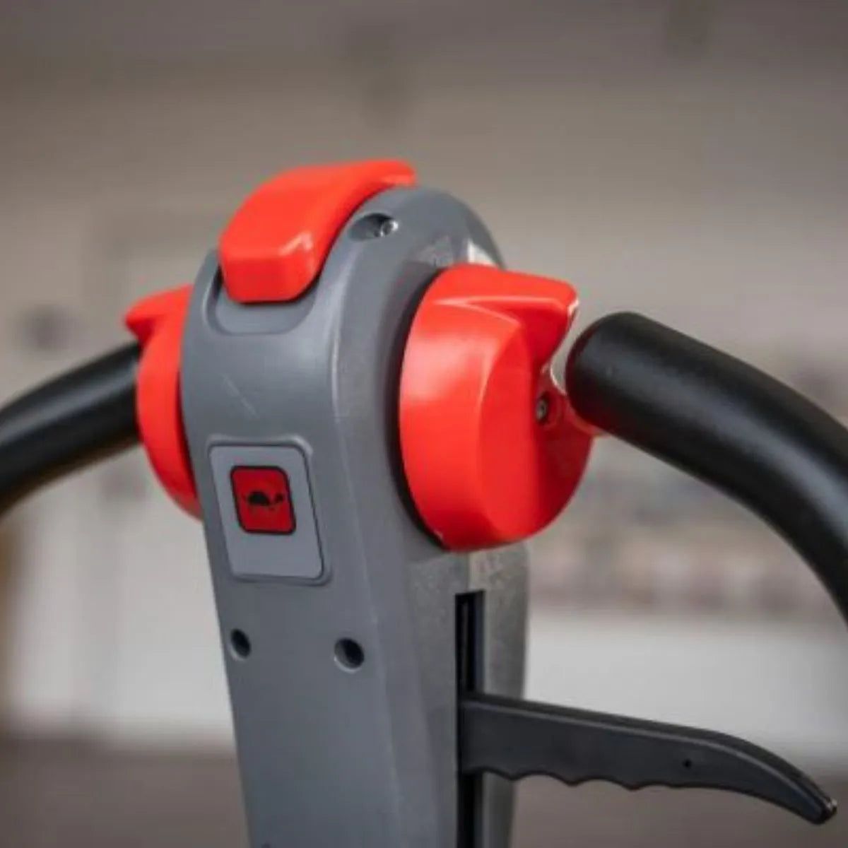 Elektro Hubwagen – 1500 kg mit Lithium Batterie und Ladegerät