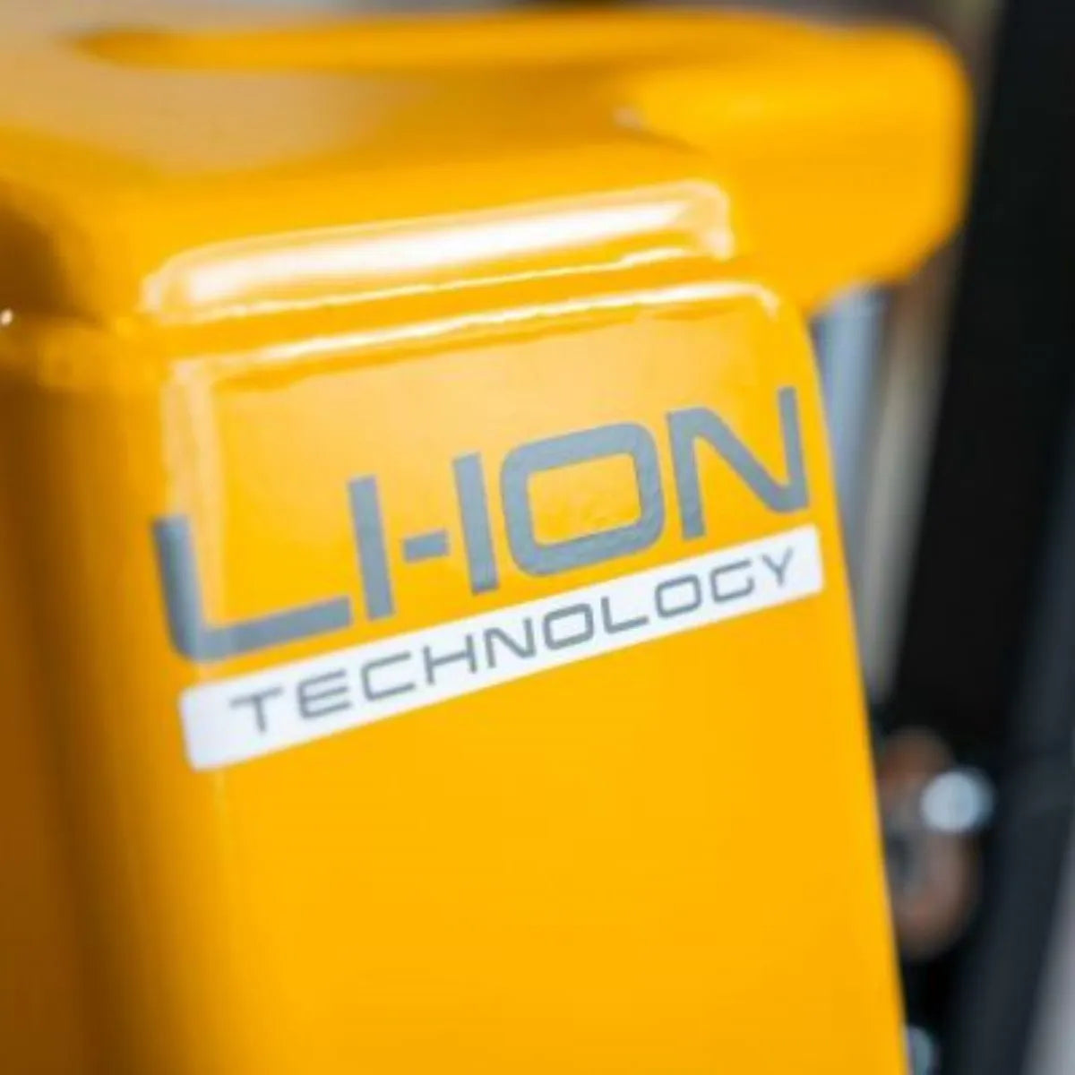 Elektro Hubwagen – 1500 kg mit Lithium Batterie und Ladegerät