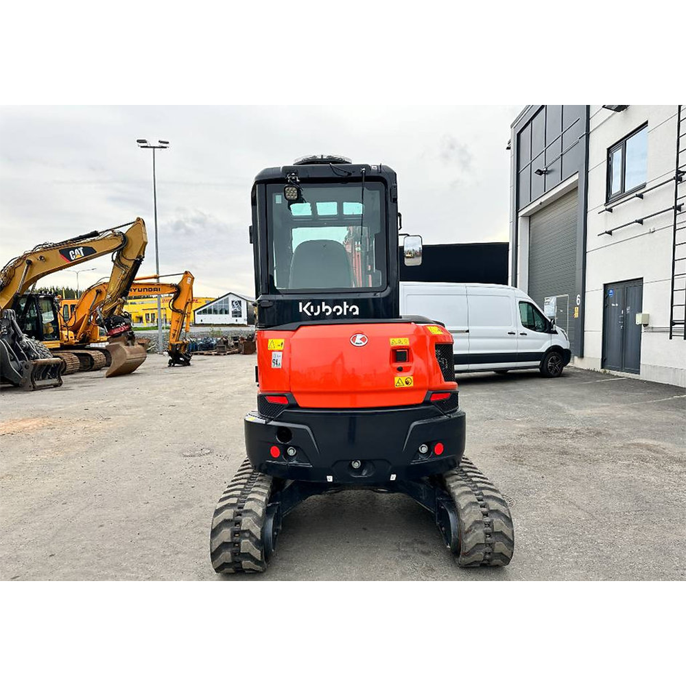 Mini-pelle KUBOTA U – Caractéristiques techniques
