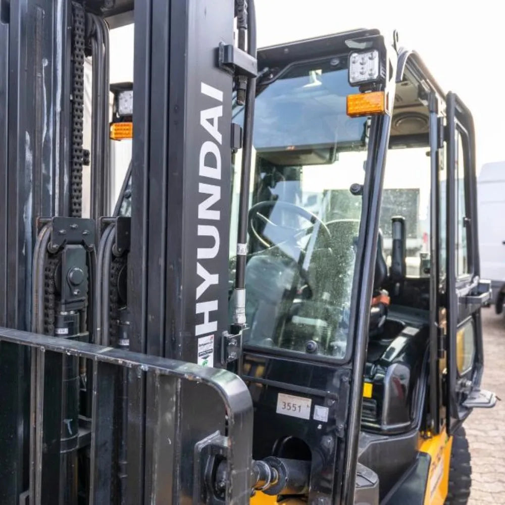Chariot élévateur diesel Hyundai 30D-9E – Matériel d'occasion