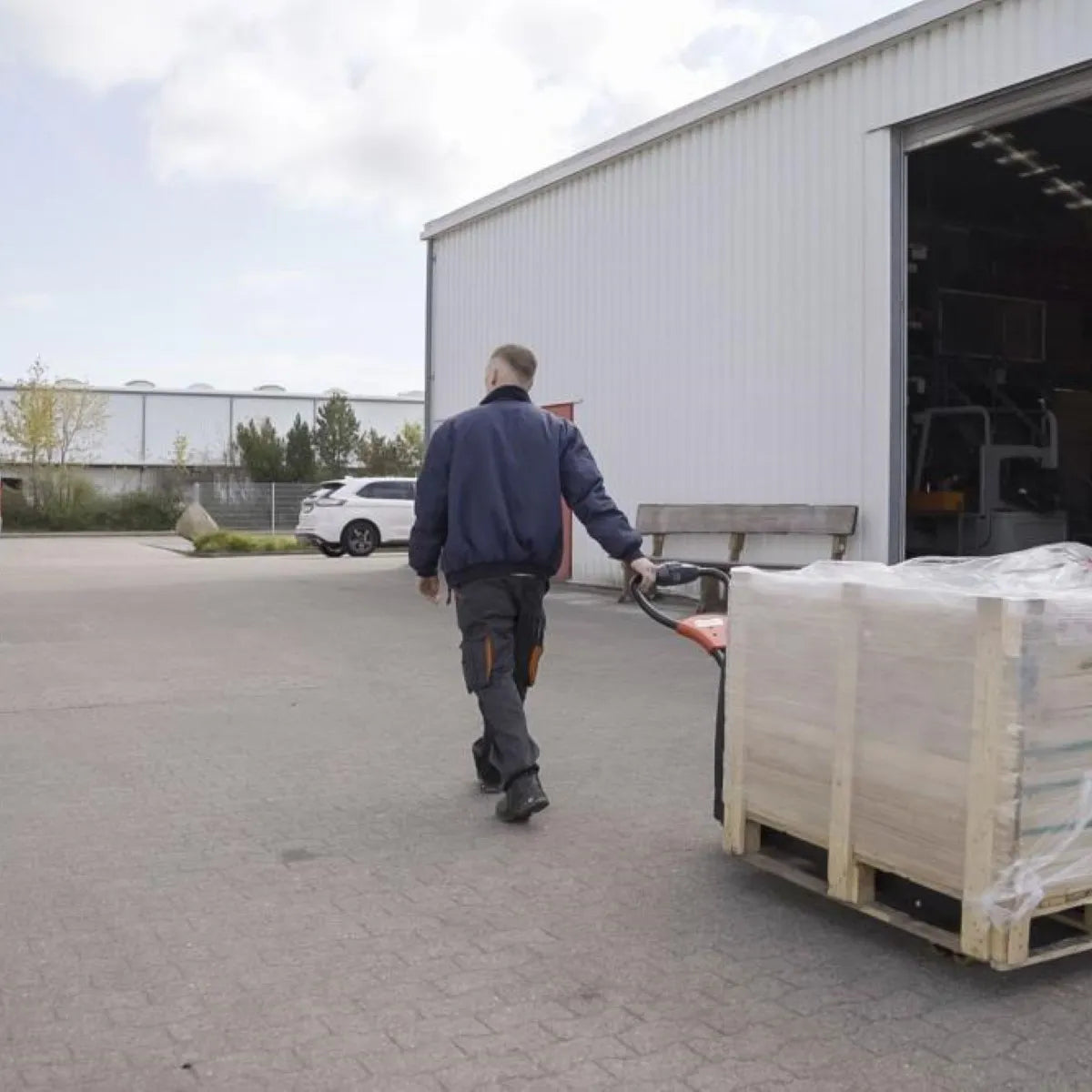 Transpalette Électrique F4 – 1500 kg, Batterie Lithium-Ion