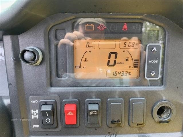 Équipement agricole compact John Deere 855 – 2013 – 24 ch – 1 643 h