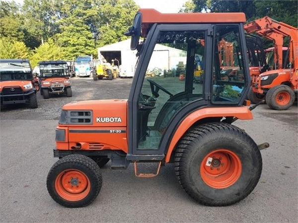 Équipement agricole compact Kubota ST30 – 3 404 h – 4x4 – Cabine – Transmission HST