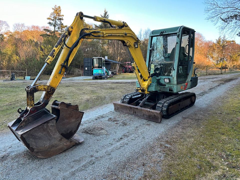 Équipement compact Yanmar B37V – 1998 – 3,3 t – 4 740 h