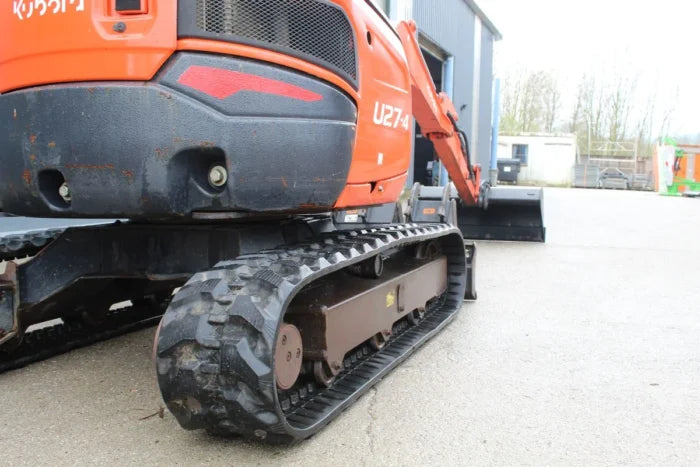 La mini-pelle Kubota U27-4, année 2015