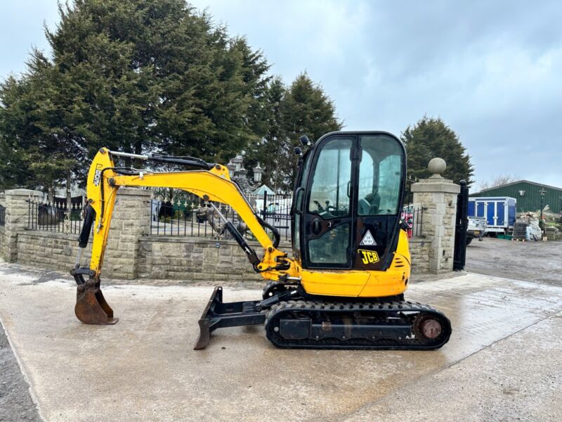 Mini-Pelle JCB 8030ZTS – 2012