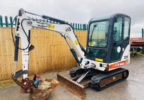 Bobcat 328 – 2008 – Mini-Pelle – 5 296 h – 2,9 T