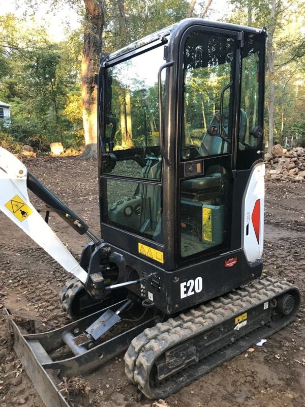 La Bobcat E20, modèle 2015